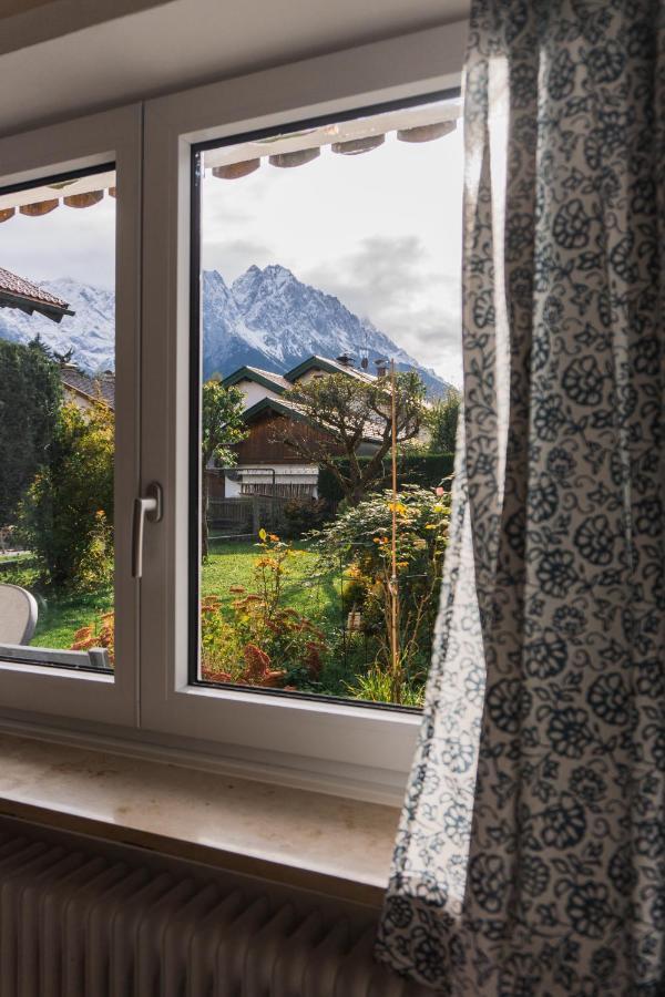 Haus Mit Wunderschoenem Ausblick Und Garten Garmisch-Partenkirchen Dış mekan fotoğraf