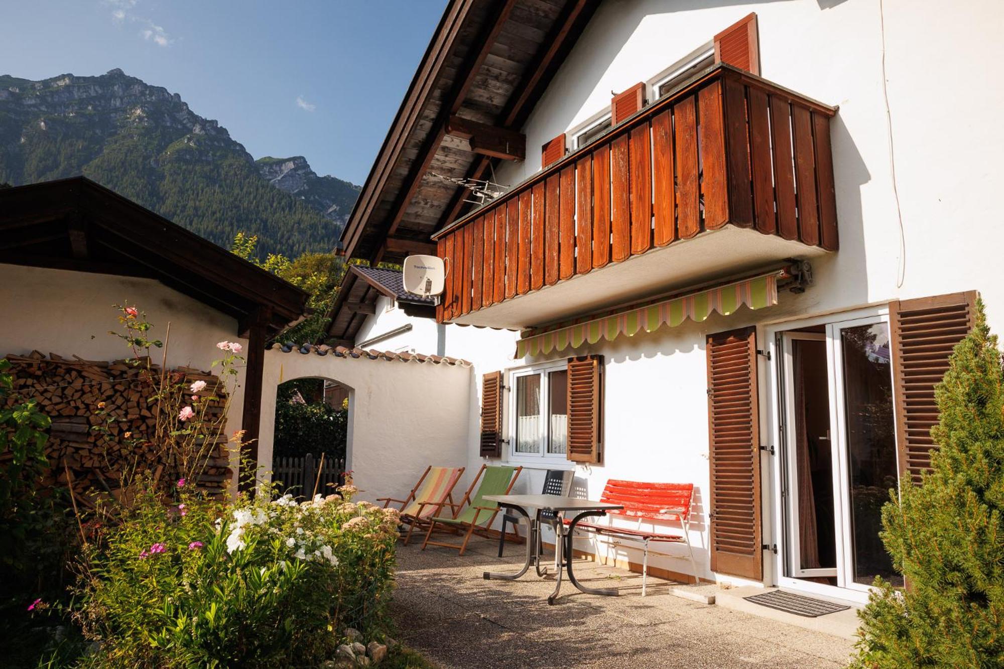 Haus Mit Wunderschoenem Ausblick Und Garten Garmisch-Partenkirchen Dış mekan fotoğraf